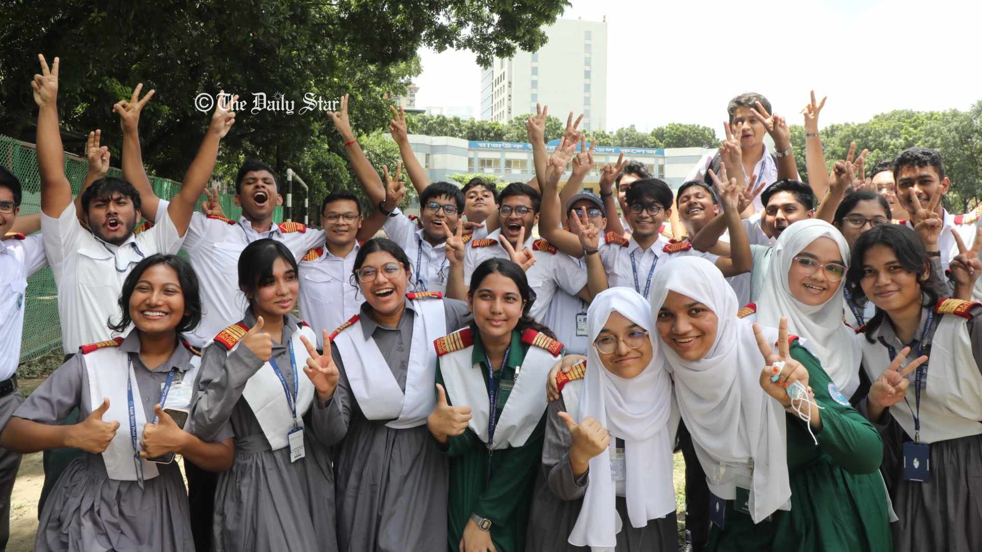 জিপিএ-৫ ও পাসের হারে এবারও এগিয়ে মেয়েরা