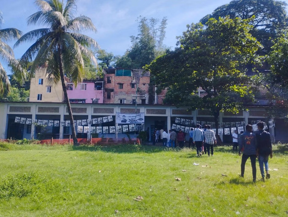 চট্টগ্রাম-১০ আসনের উপনির্বাচনে ভোটগ্রহণ চলছে