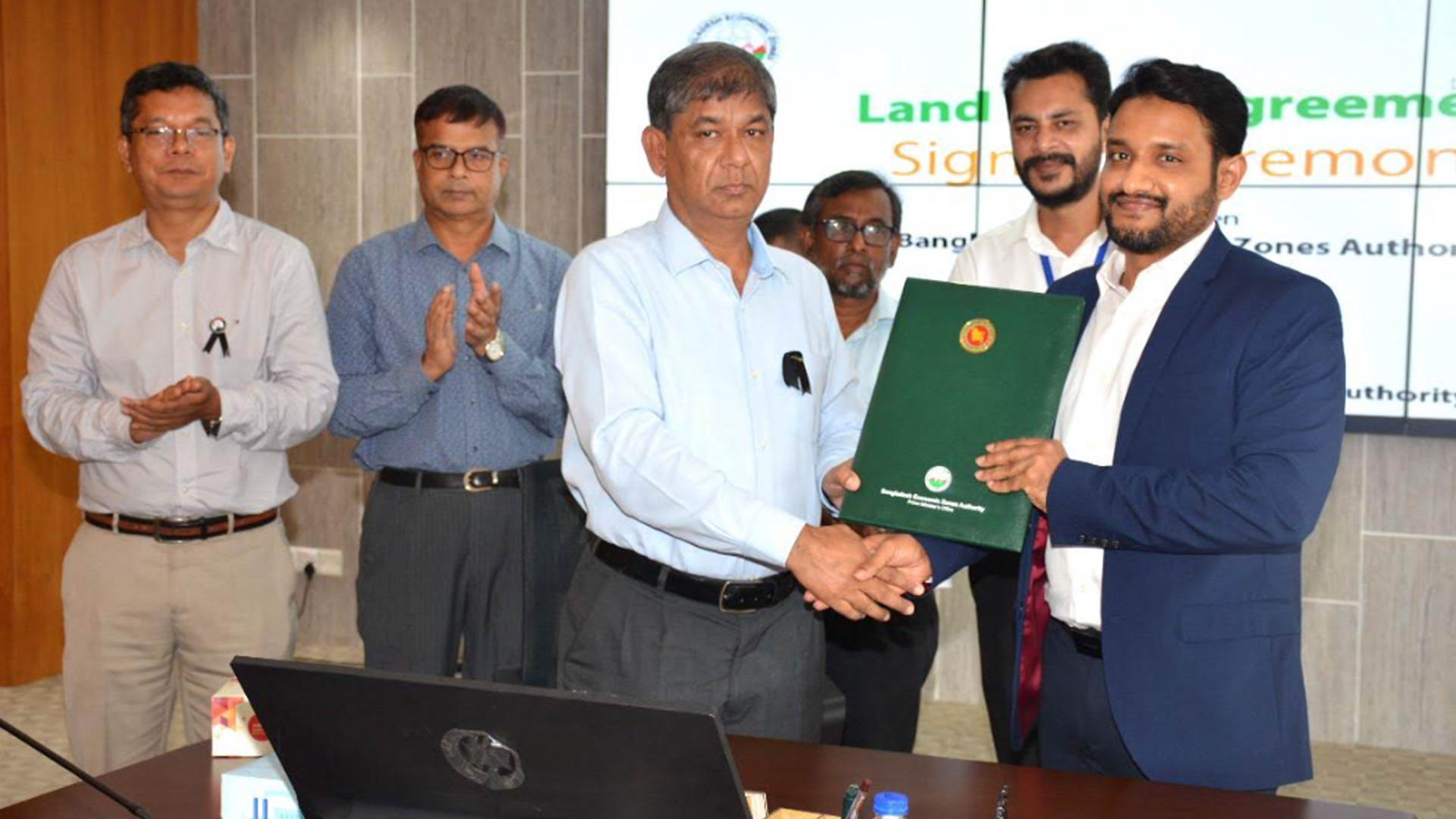 বঙ্গবন্ধু শিল্প নগরে ৪৫.৮২ মিলিয়ন ডলার বিনিয়োগ করবে ফকির নিটওয়্যার