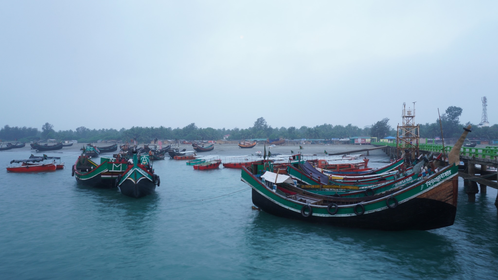 জাহাজ পৌঁছালেও সেন্টমার্টিনে নিত্যপণ্যের আকাশছোঁয়া দাম
