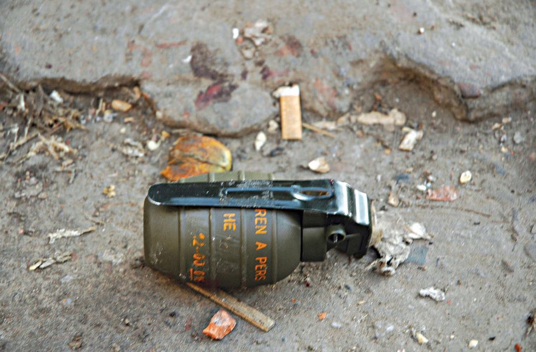 স্মৃতিতে ভয়াবহ ২১ আগস্ট, শরীরে স্প্লিন্টার