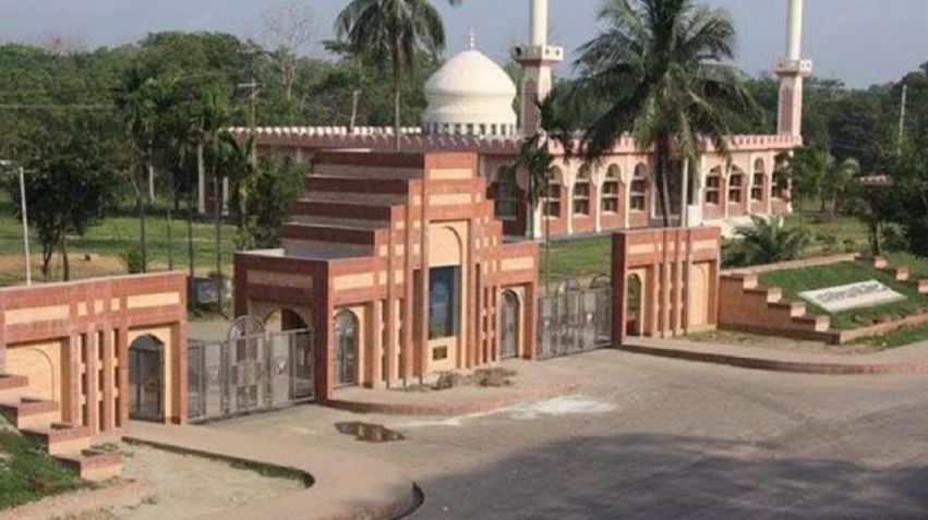 উইকেন্ড কোর্সে ক্লাস-পরীক্ষা সময়মতো, নিয়মিত শিক্ষার্থীদের দেরিতে