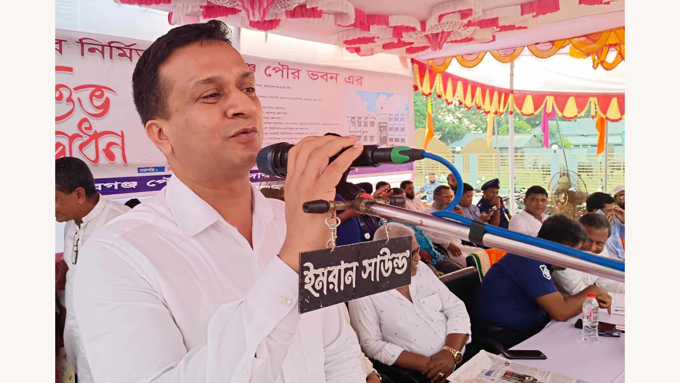 আ. লীগের পক্ষে ভোট চাওয়া জামালপুরের ডিসিকে প্রত্যাহারের সুপারিশ ইসির