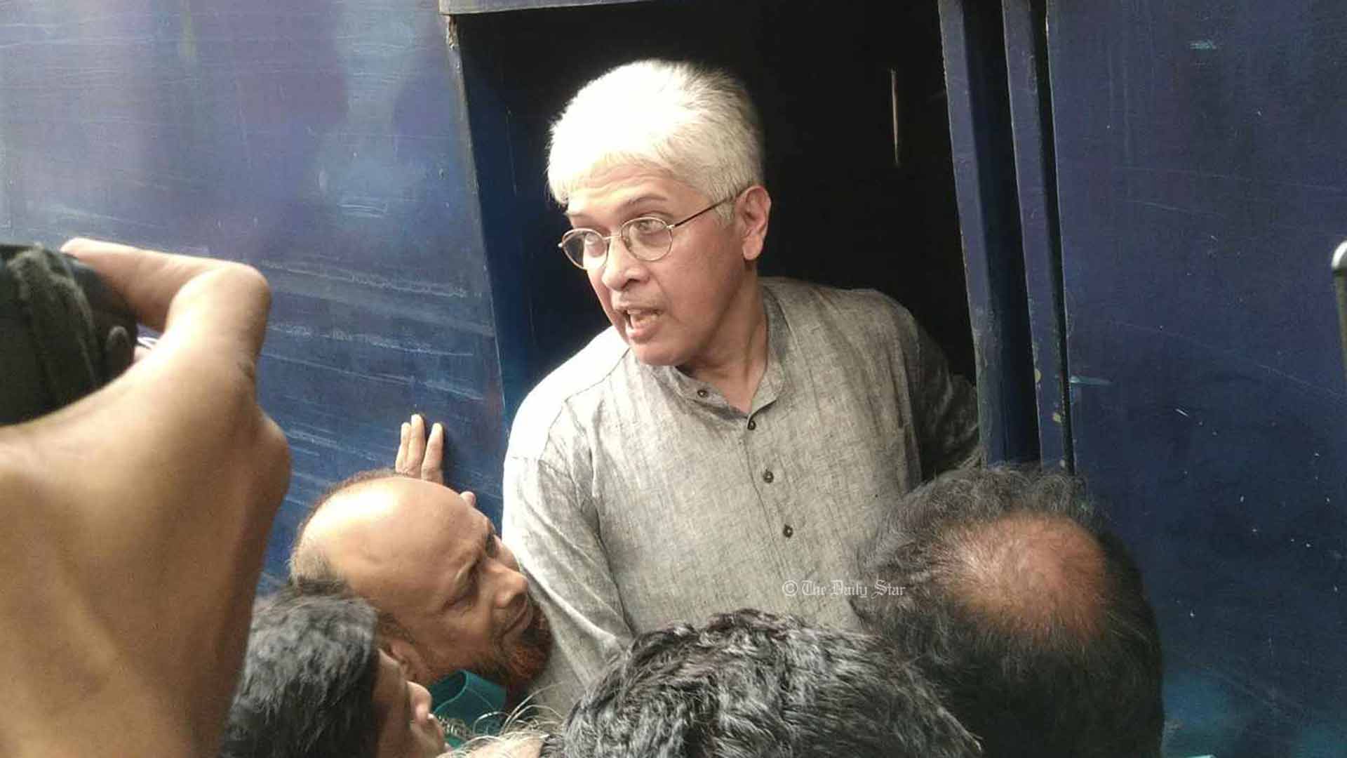 জামিন পেয়েছেন অধিকারের আদিলুর-নাসির