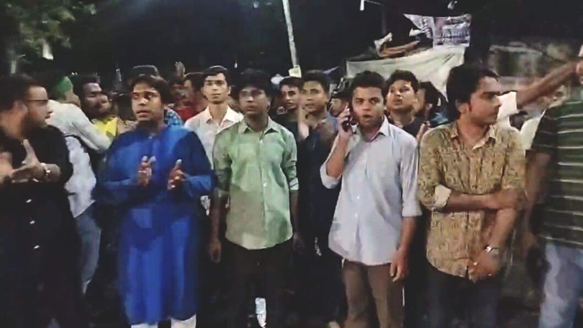 ৭ কলেজের নিয়ন্ত্রণ নিয়ে মুখোমুখি ঢাবি ও কেন্দ্রীয় ছাত্রলীগ