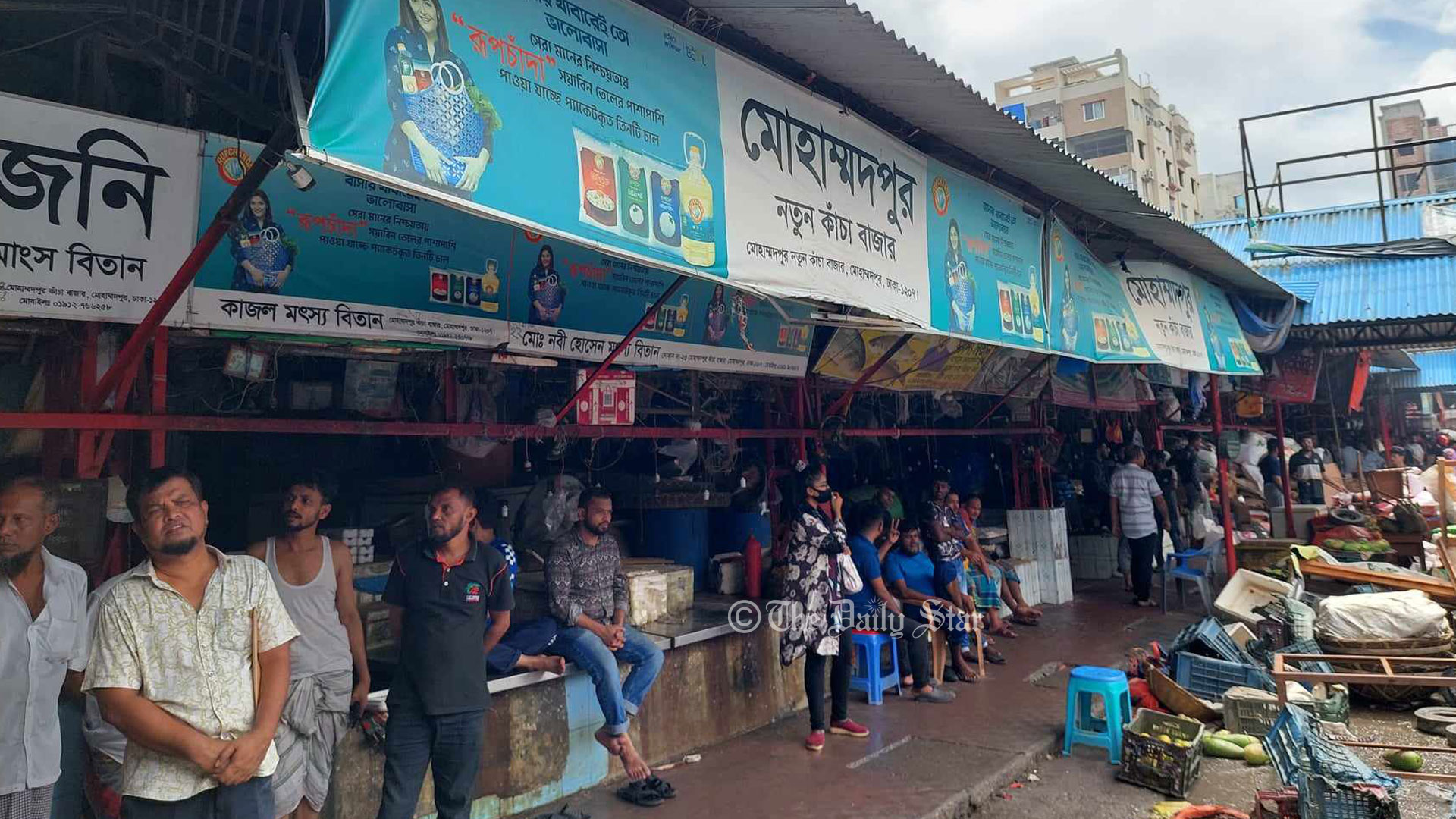 কৃষি মার্কেটে আগুন: আপ্রাণ চেষ্টায় রক্ষা পেয়েছে বাজারের একটি অংশ