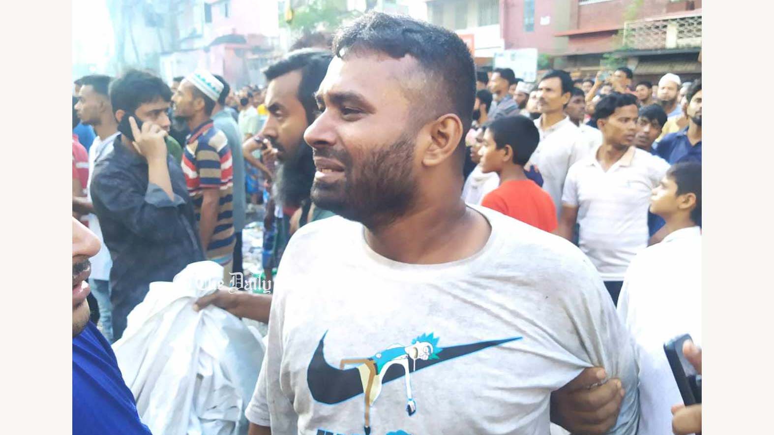 ‘চোখের সামনে সব পুড়ে গেল’