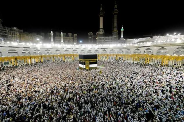 ওমরাহ পালনে নারীদের পোশাক বিধি নির্ধারণ করল সৌদি কর্তৃপক্ষ