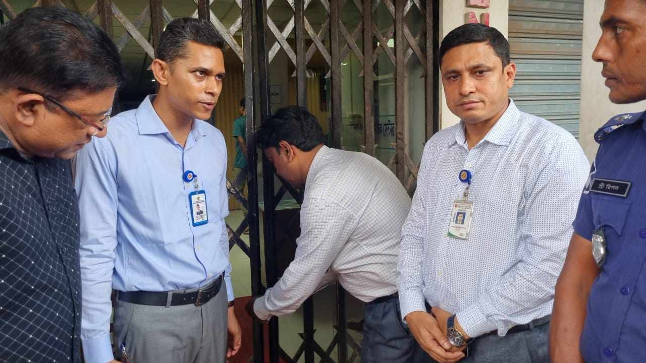 ডেঙ্গু পরীক্ষার ফি ২০০ টাকা বেশি নেওয়ায় ৫০ হাজার টাকা জরিমানা