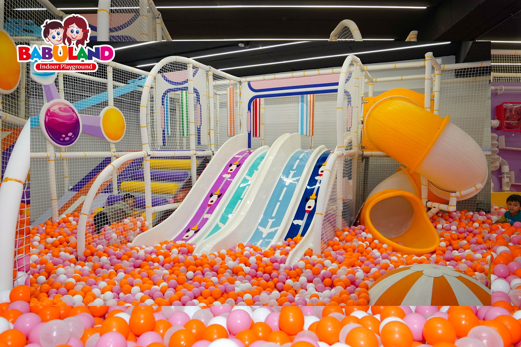 ঢাকায় শিশুদের ঘুরতে নিয়ে যেতে পারেন যেসব জায়গায়