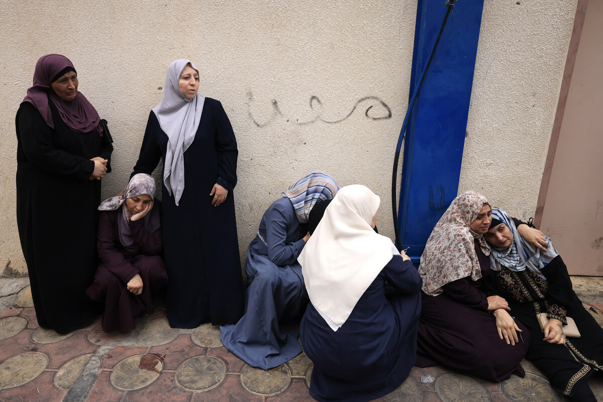 ইসরায়েল-হামাস যুদ্ধ: গাজায় নিহতের সংখ্যা বেড়ে ২৩২৯