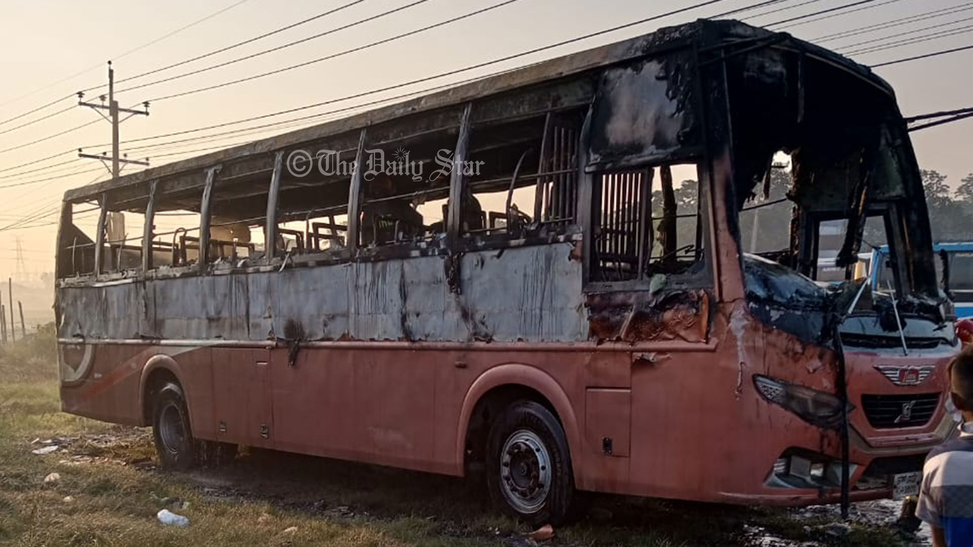 সাভারে পার্কিং করা বাসে আগুন, বিএনপির ২ কর্মী আটক