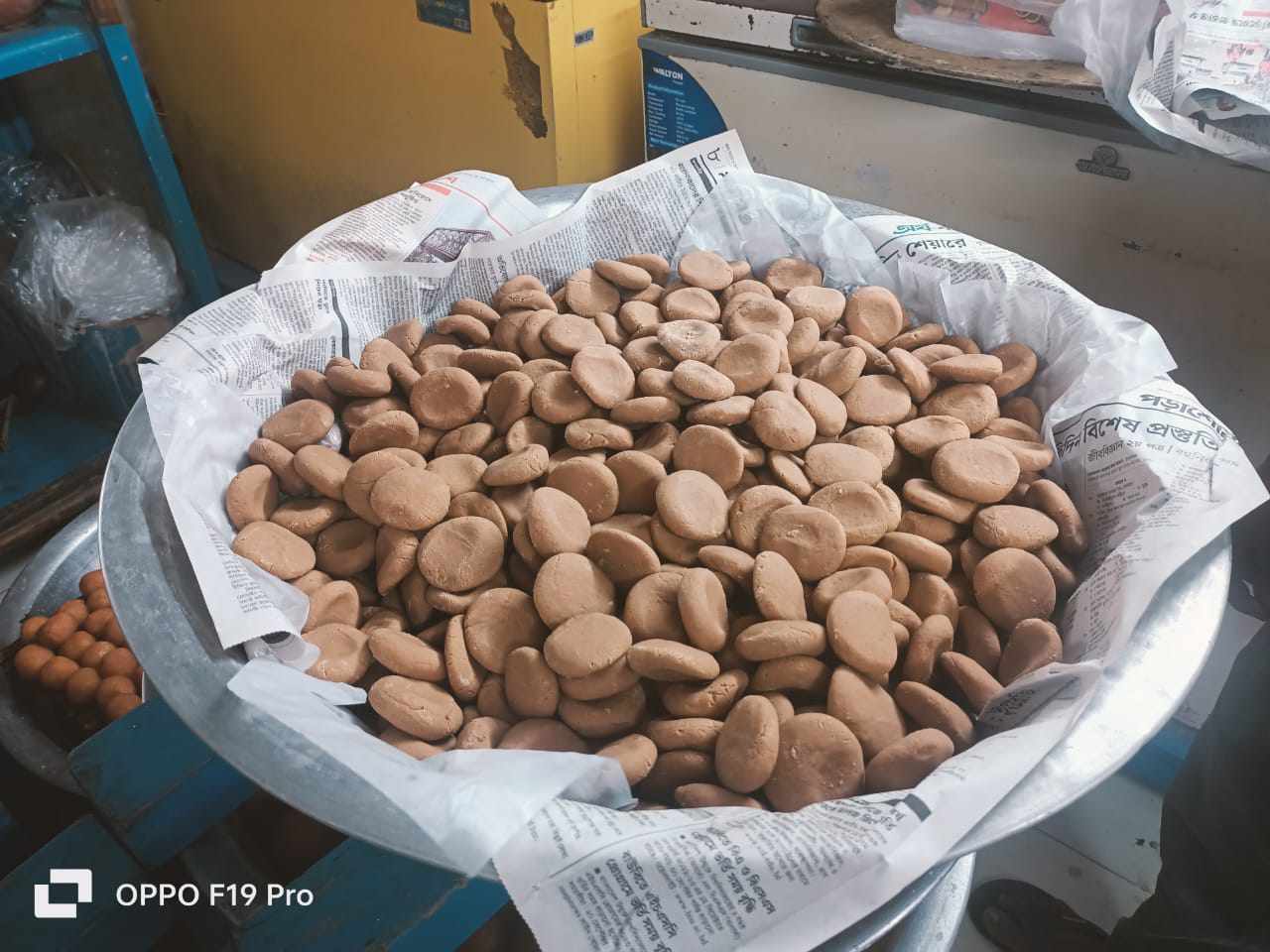 ঘন ক্ষীরে তৈরি সরিষাবাড়ীর সুস্বাদু প্যারা সন্দেশ খেয়েছেন কি