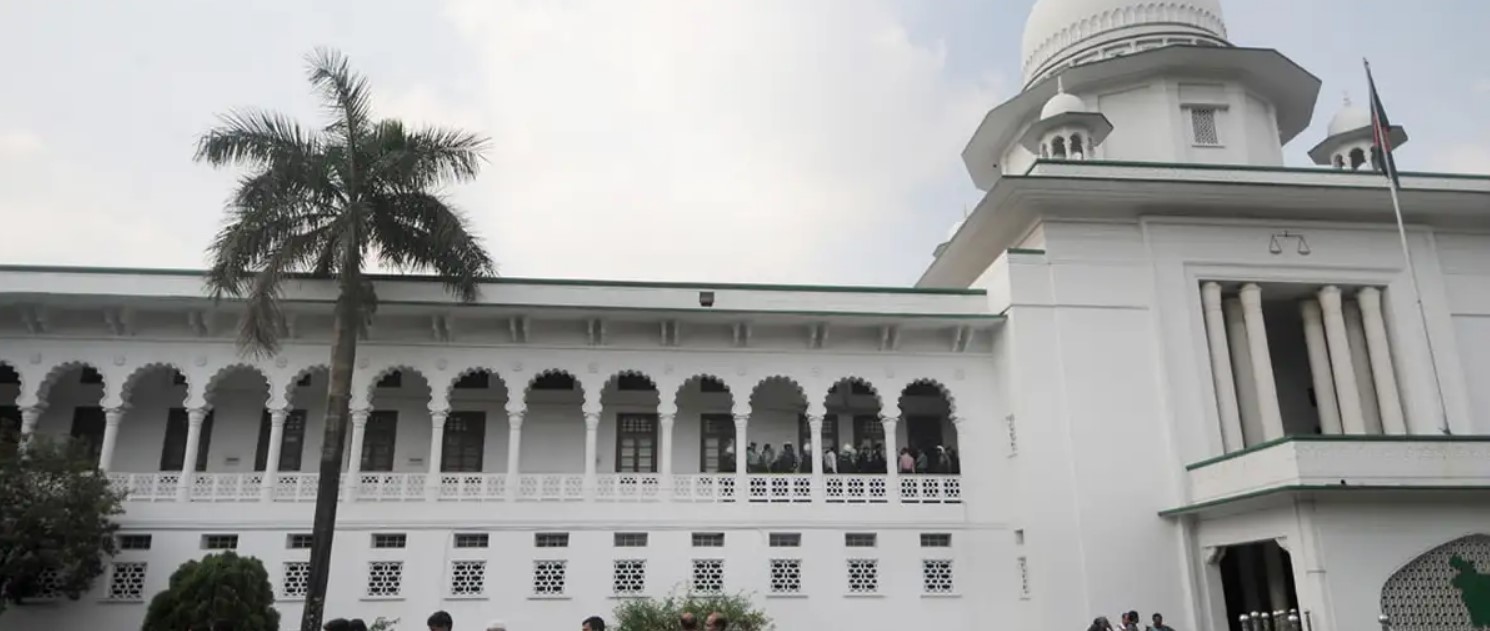 সংসদ ভেঙে না দিয়ে নির্বাচনের তফসিল ঘোষণার বৈধতা চ্যালেঞ্জ করে রিট