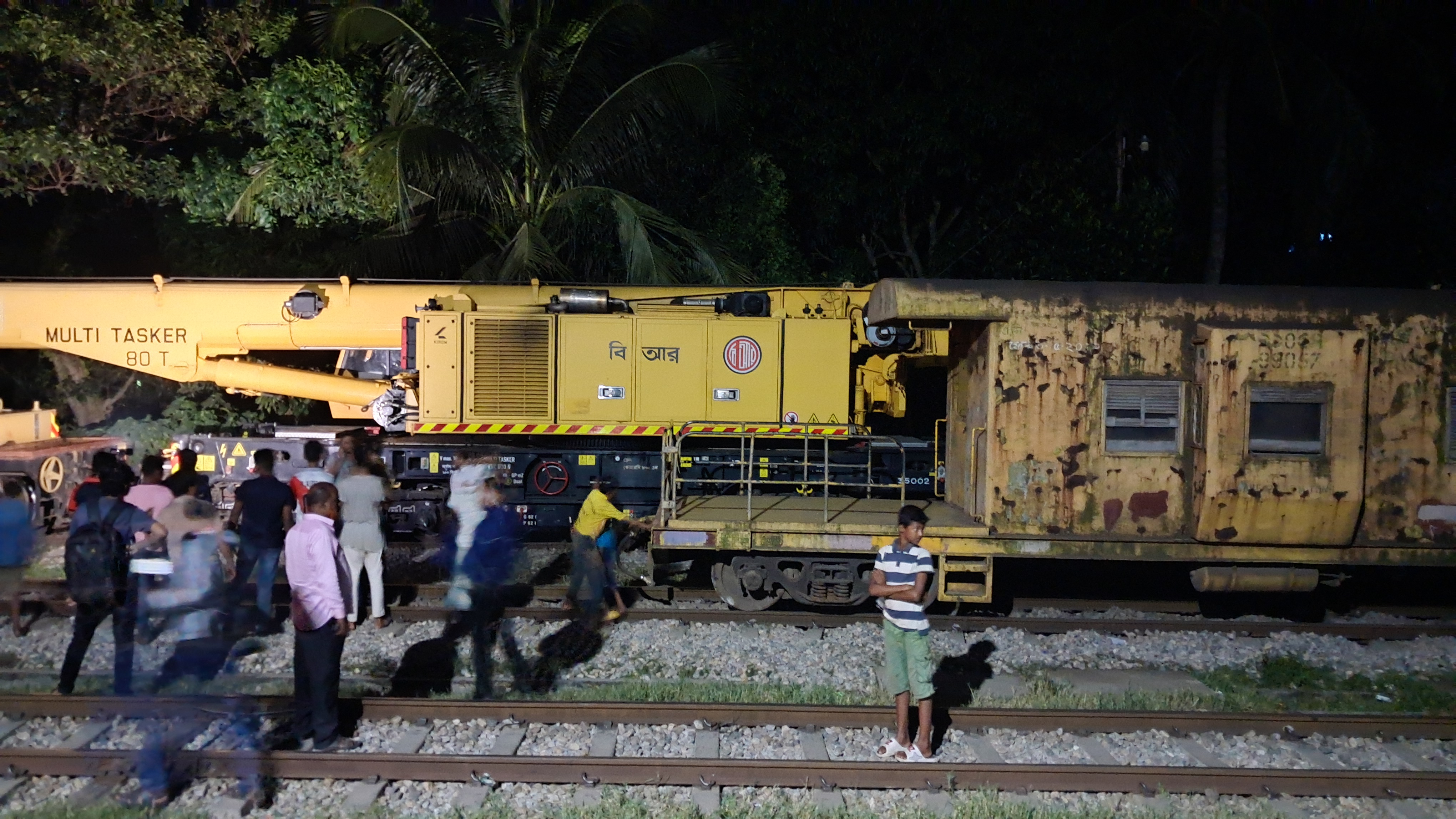 ব্রাহ্মণবাড়িয়ায় কনটেইনার লাইনচ্যুত: ১০ ঘণ্টা পর এল উদ্ধারকারী ট্রেন