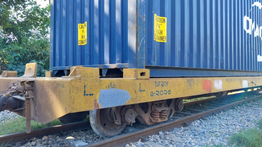 মালবাহী ট্রেনের বগি লাইনচ্যুত, চট্টগ্রাম-সিলেটের সঙ্গে ঢাকার রেল যোগাযোগ বিচ্ছিন্ন
