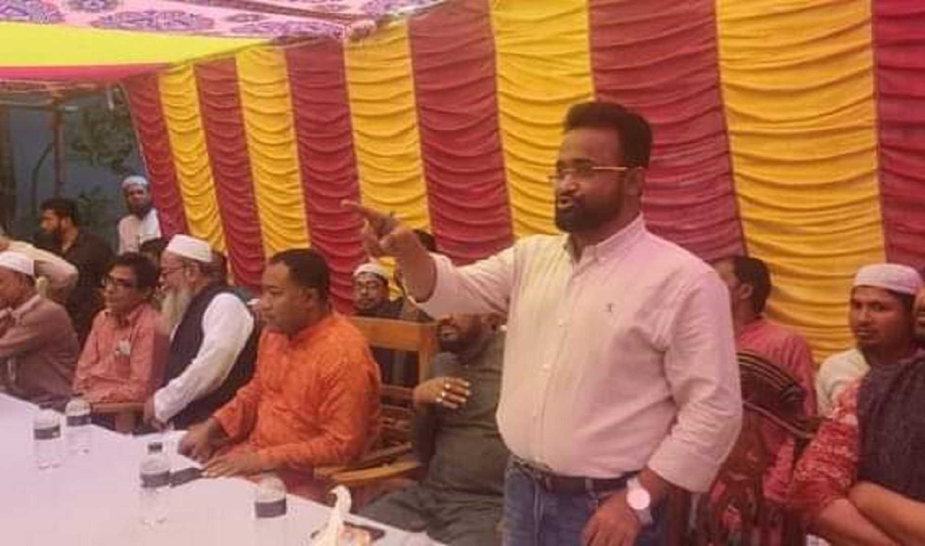 স্বতন্ত্র প্রার্থীকে হুমকি, কুমিল্লায় স্বেচ্ছাসেবক লীগ নেতাকে শোকজ