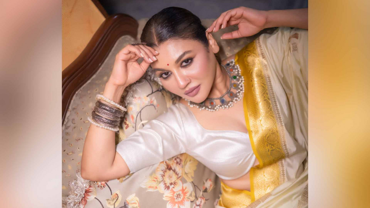 ভারতে ওটিটি বর্ষসেরা প্রতিবেদনে জয়া আহসান