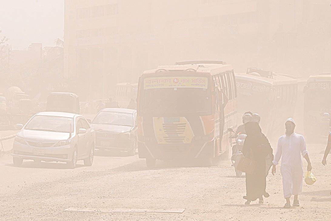 টানা দ্বিতীয় দিন বিশ্বে সবচেয়ে দূষিত বাতাস ঢাকার