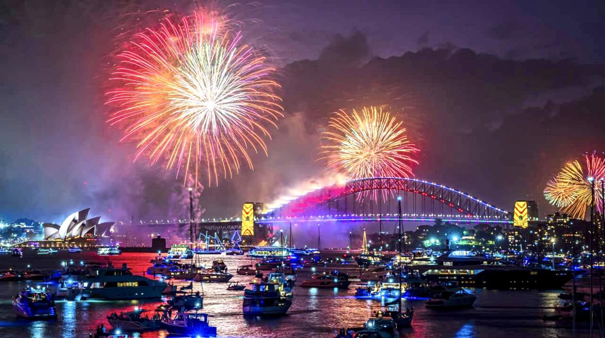 অস্ট্রেলিয়ায় বিশ্বের অন্যতম সেরা আতশবাজি উৎসব আজ