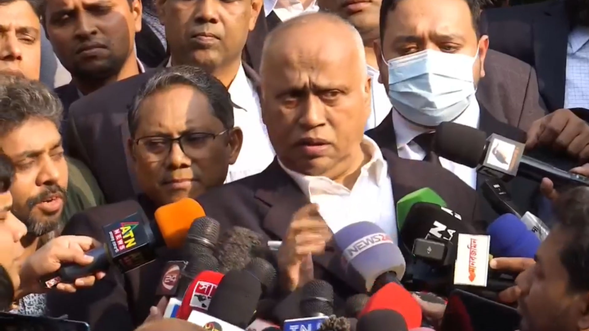 গ্রামীণ টেলিকম শ্রম আইনের পরিবর্তে নিজস্ব আইন অনুসরণ করেছে: খুরশিদ আলম