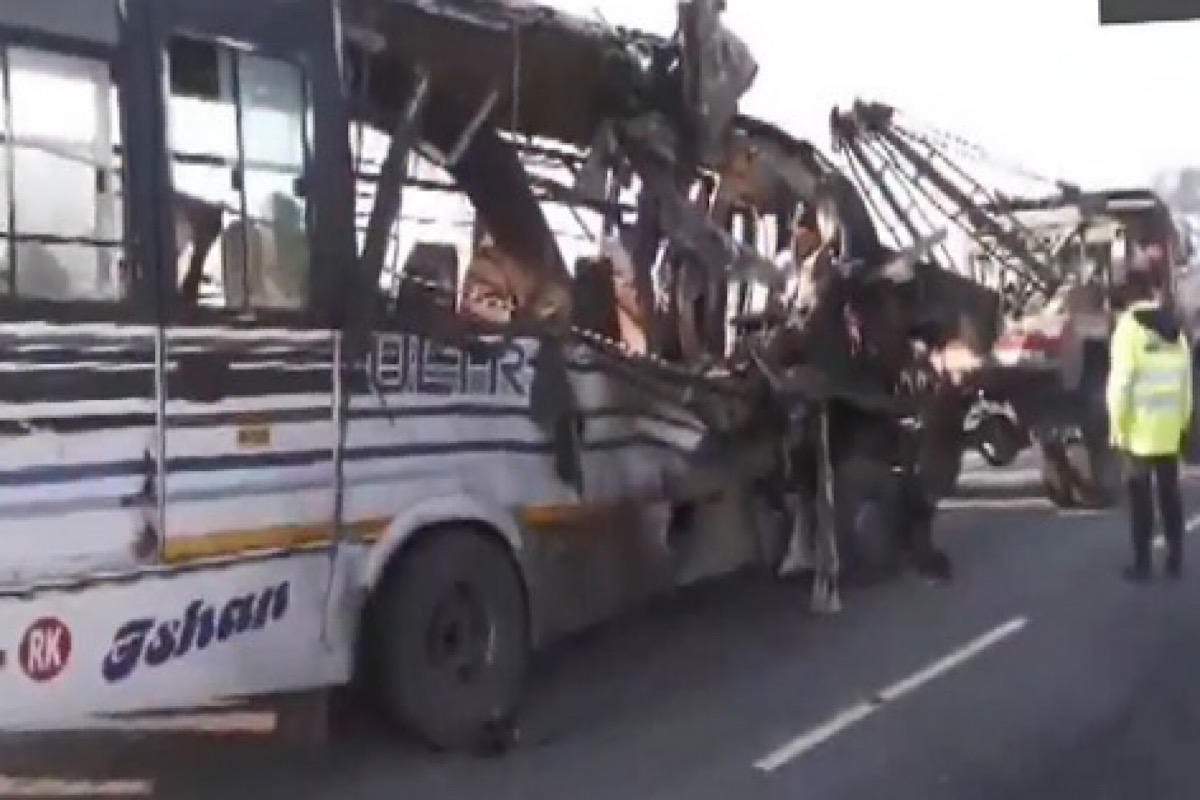 আসামে বাস-ট্রাক সংঘর্ষে নিহত ১৪, আহত ২৭