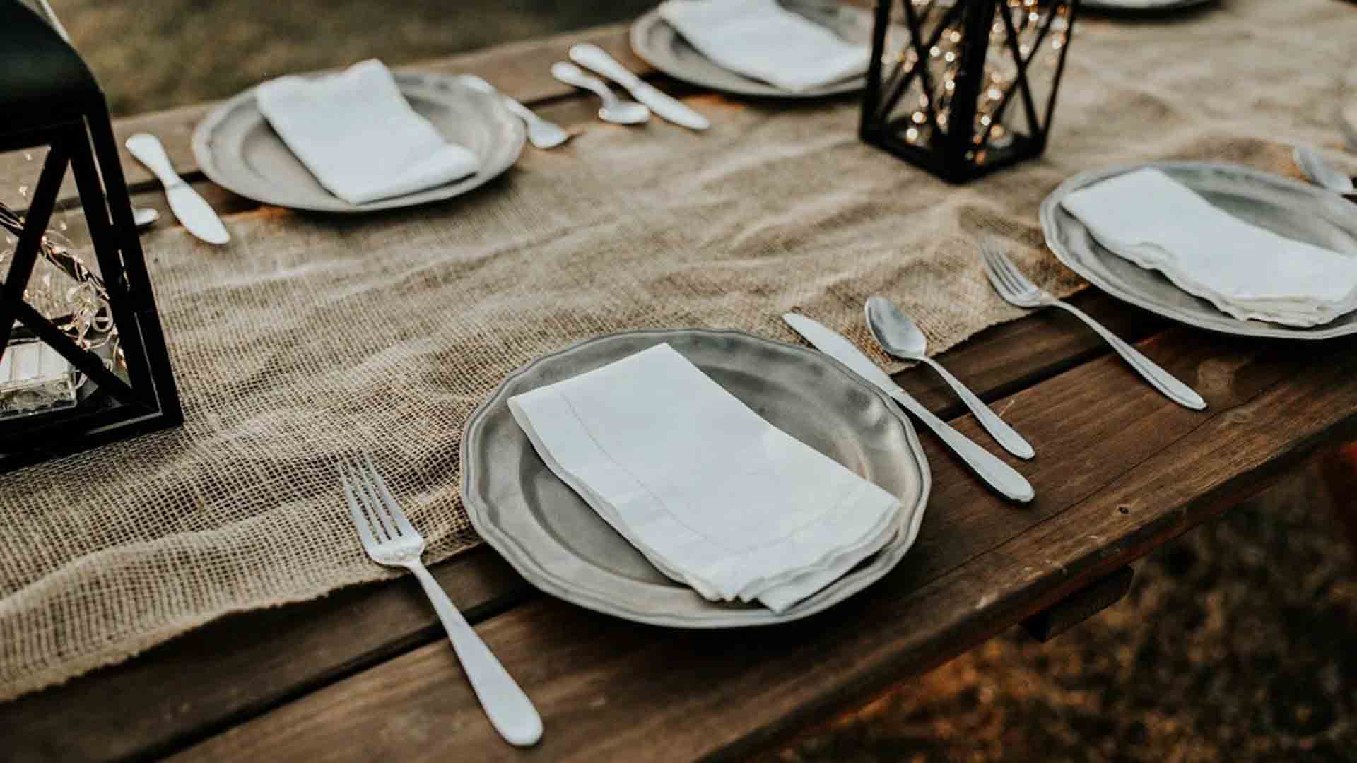 খাবার টেবিলে যেসব শিষ্টাচার মেনে চলা উচিত