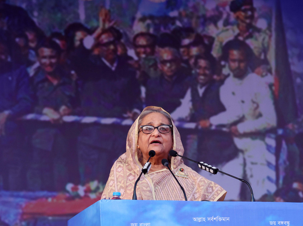 এক দল থেকে এক ব্যক্তির হাতে ক্ষমতা: যা ছিল ‘কার্যত’, এখন তা ‘আইনসিদ্ধ’