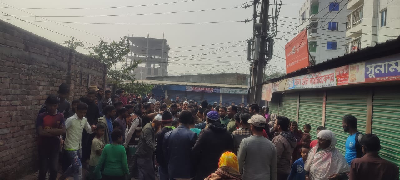 মাইকে ‘ডাকাত পড়েছে’ ঘোষণা দিয়ে যুবককে পিটিয়ে হত্যা