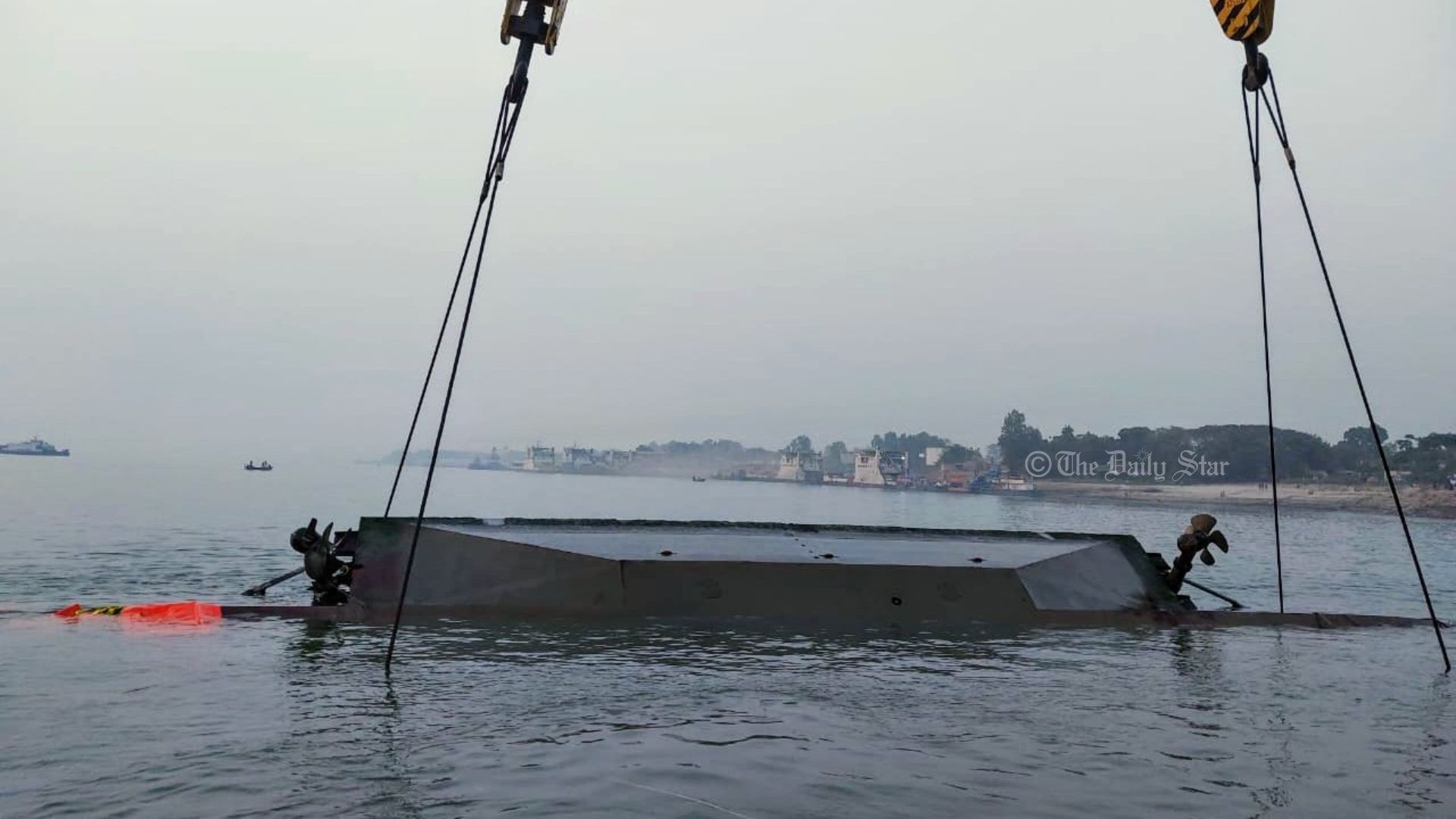 ৭ দিন পর ডুবে যাওয়া ফেরি ‘রজনীগন্ধা’ উদ্ধার