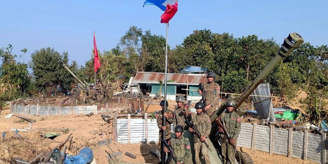 রাখাইনে শুক্রবারের গোলাগুলিতে অন্তত ১২ রোহিঙ্গা নিহত: জাতিসংঘ