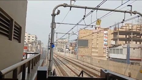 তারে ঘুড়ি, এক ঘণ্টা পর মেট্রোরেল সার্ভিস চালু