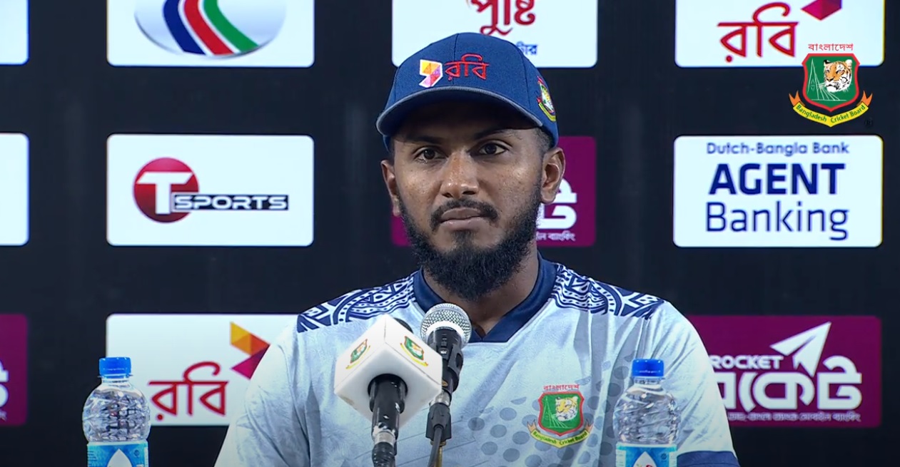 বিস্ফোরক ইনিংস খেলে সাংবাদিক বোনের প্রশ্নে যে উত্তর দিলেন জাকের