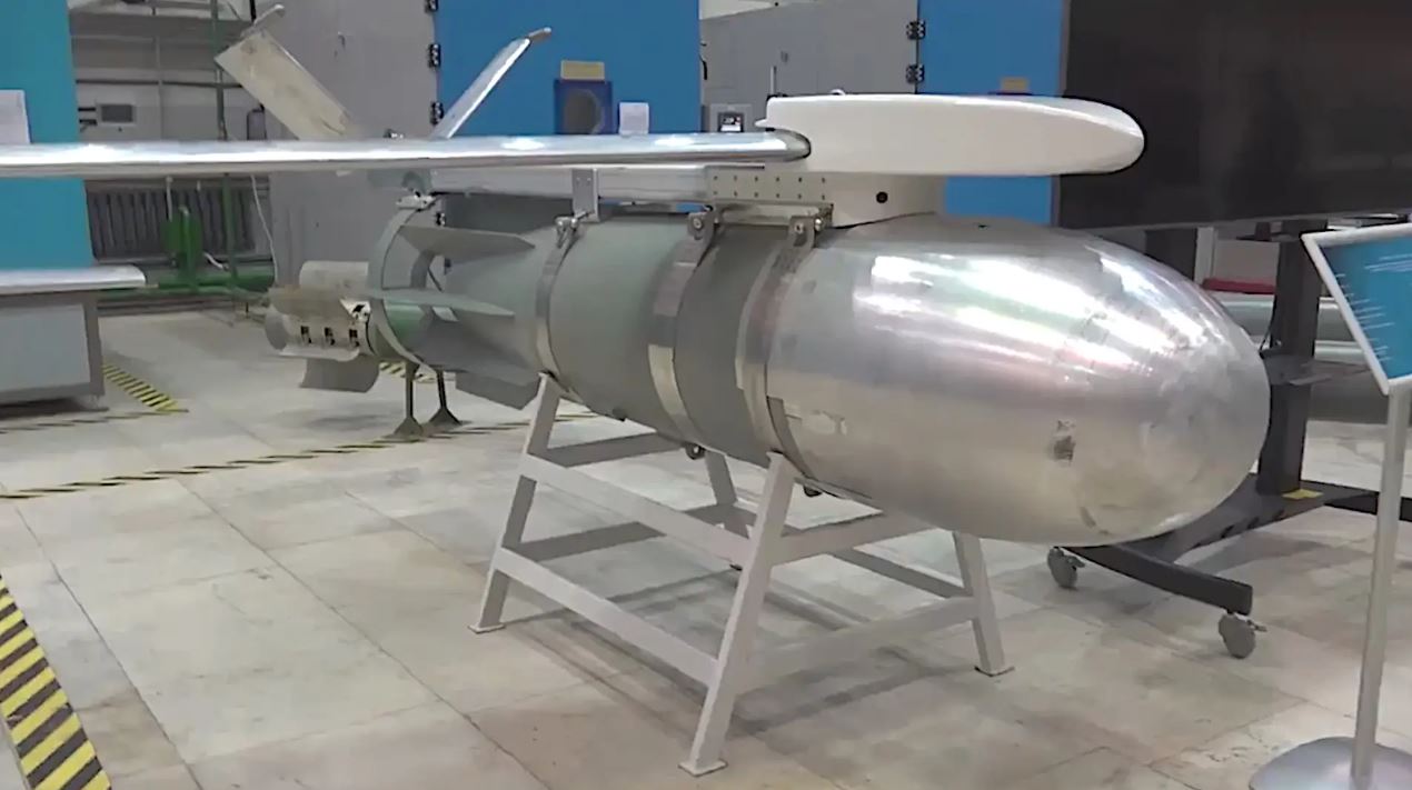 ইউক্রেন যুদ্ধে রাশিয়াকে বিশেষ সুবিধা দিচ্ছে এফএবি-১৫০০ বোমা