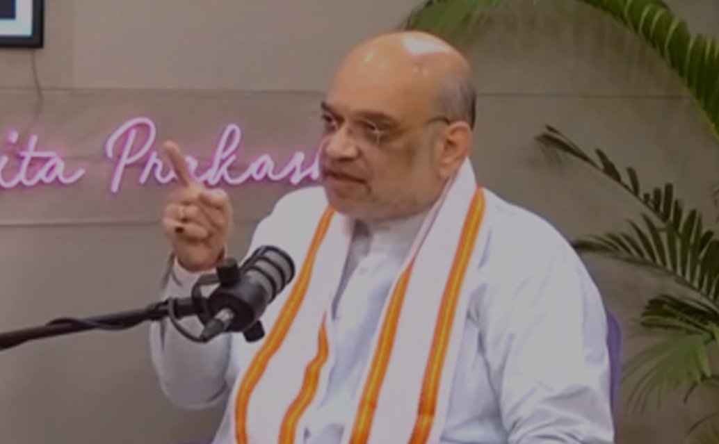 দয়া করে বাংলাদেশের বাঙালি হিন্দুদের ক্ষতি করবেন না: মমতাকে অমিত শাহ