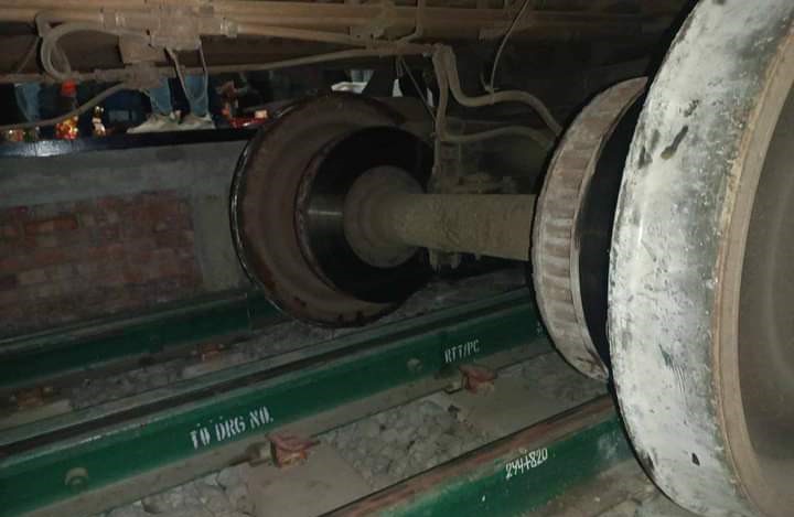 টাঙ্গাইলে পঞ্চগড় এক্সপ্রেস লাইনচ্যুত, উত্তরবঙ্গের সঙ্গে রেল যোগাযোগ বন্ধ