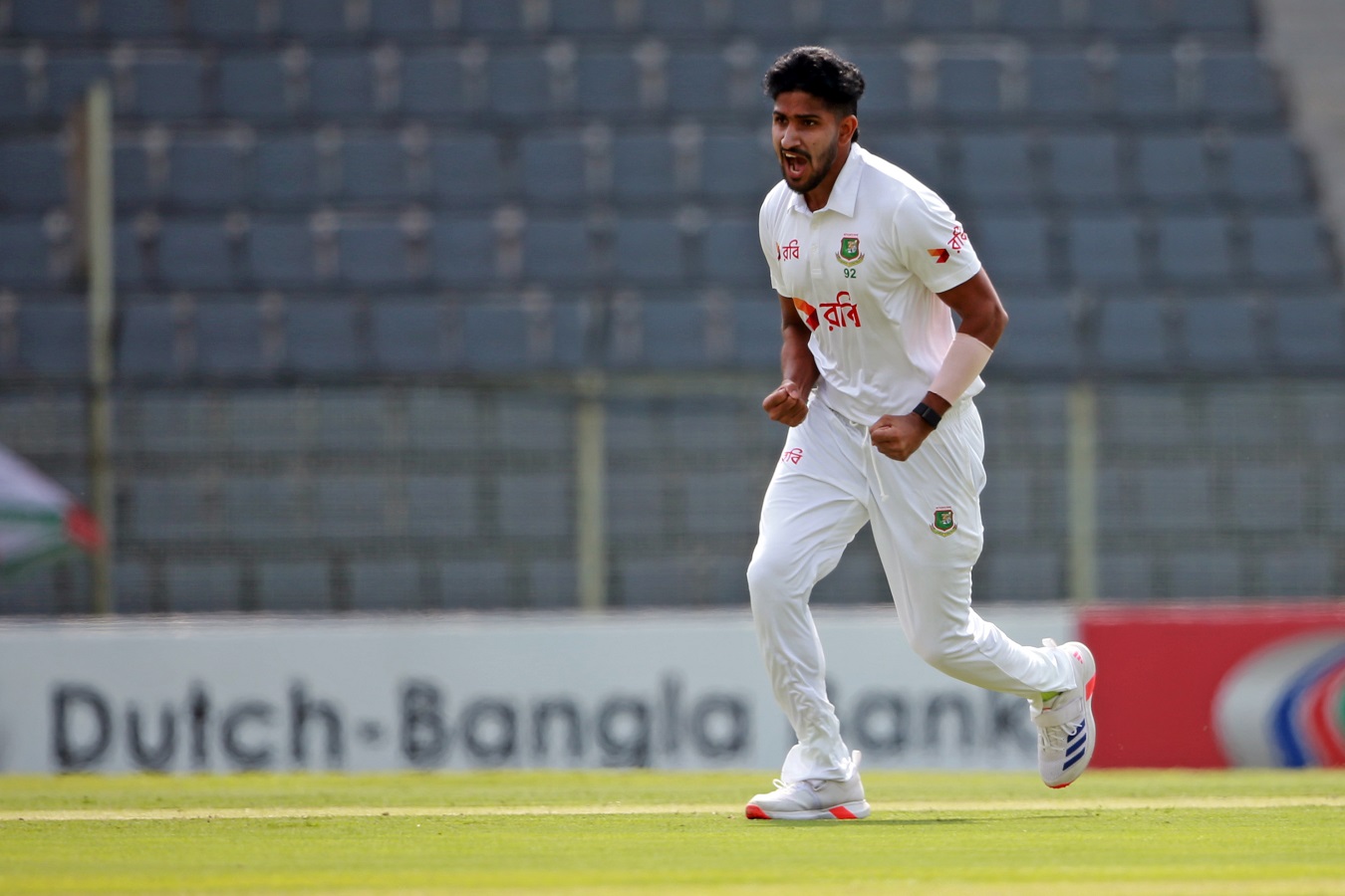 শুরুতেই খালেদের তোপ, ৫ উইকেট খুইয়ে কাঁপছে শ্রীলঙ্কা