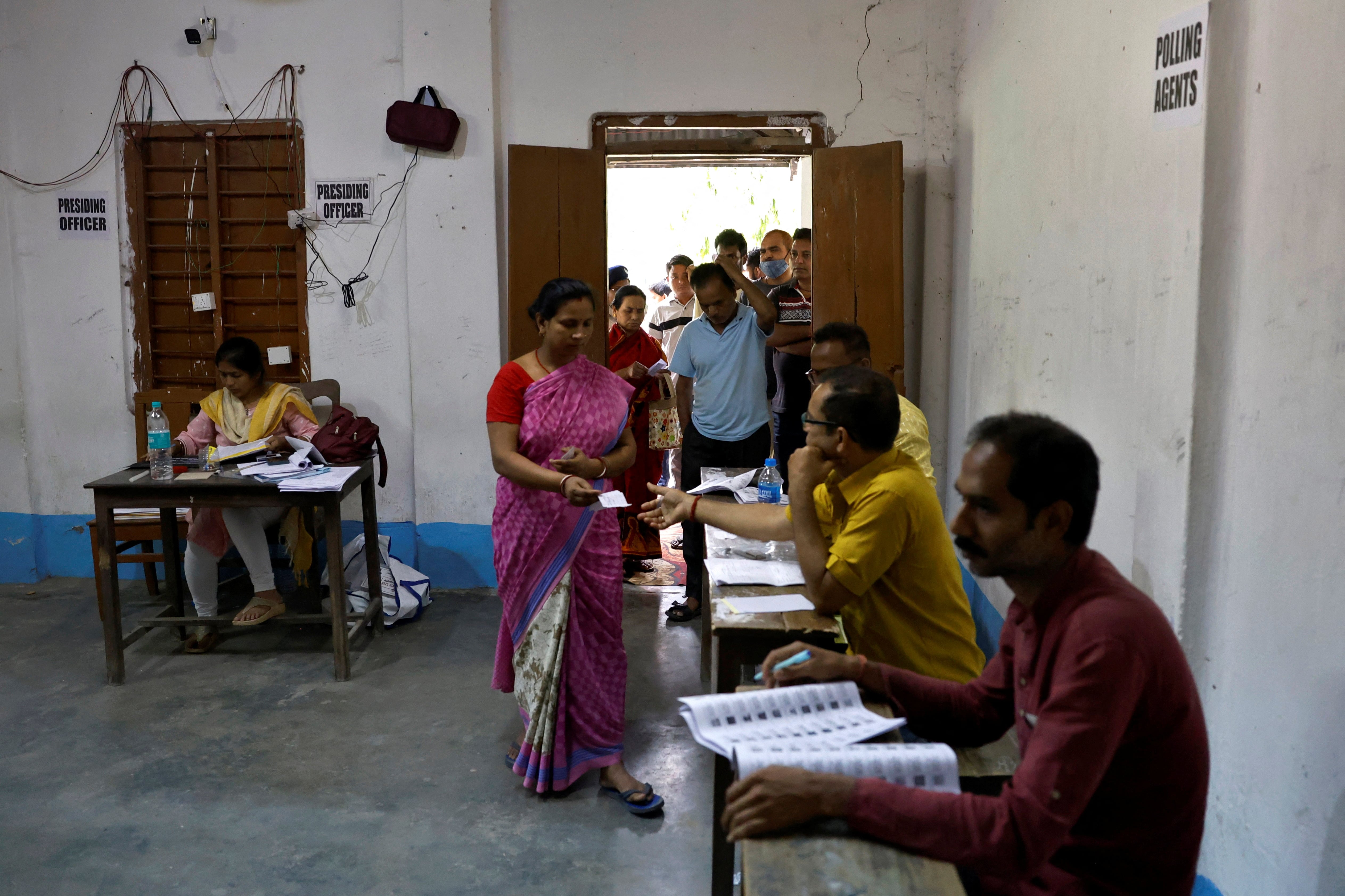 ভারতের সাধারণ নির্বাচন: ছয় সপ্তাহ ধরে কেন ভোটগ্রহণ