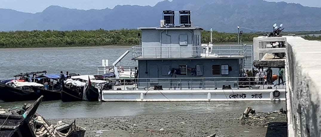 অস্ত্রসহ ৮৮ বিজিপি সদস্য পালিয়ে বাংলাদেশে