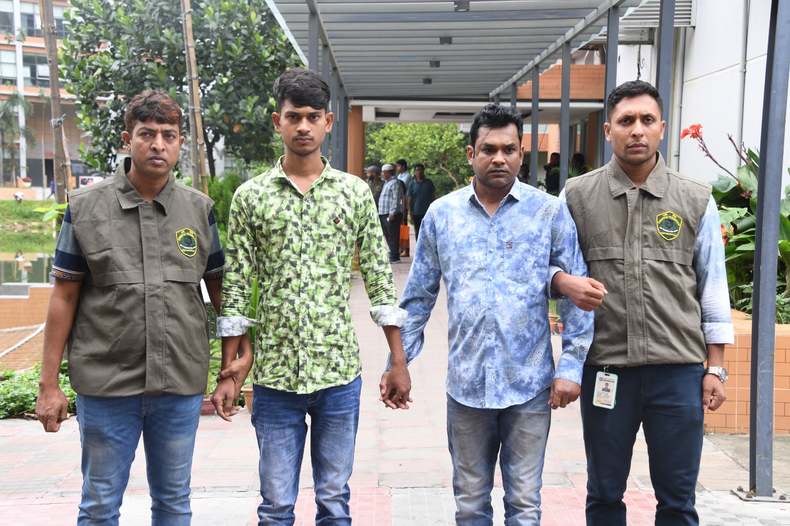 এনআইডির তথ্য চুরি: ইসির ডেটা এন্ট্রি অপারেটরসহ ২ জন গ্রেপ্তার