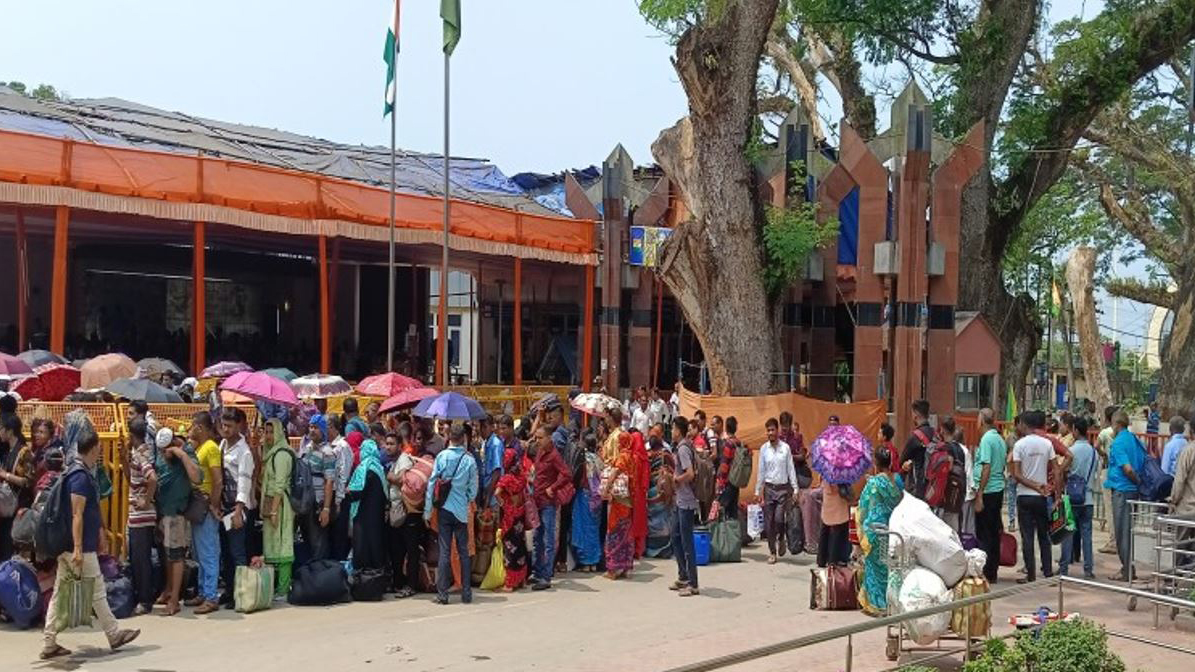 মেডিকেল, ইমার্জেন্সি ভিসা ছাড়া বাংলাদেশি পাসপোর্টধারী যাত্রীদের ভারতে যাতায়াতে বিধিনিষেধ