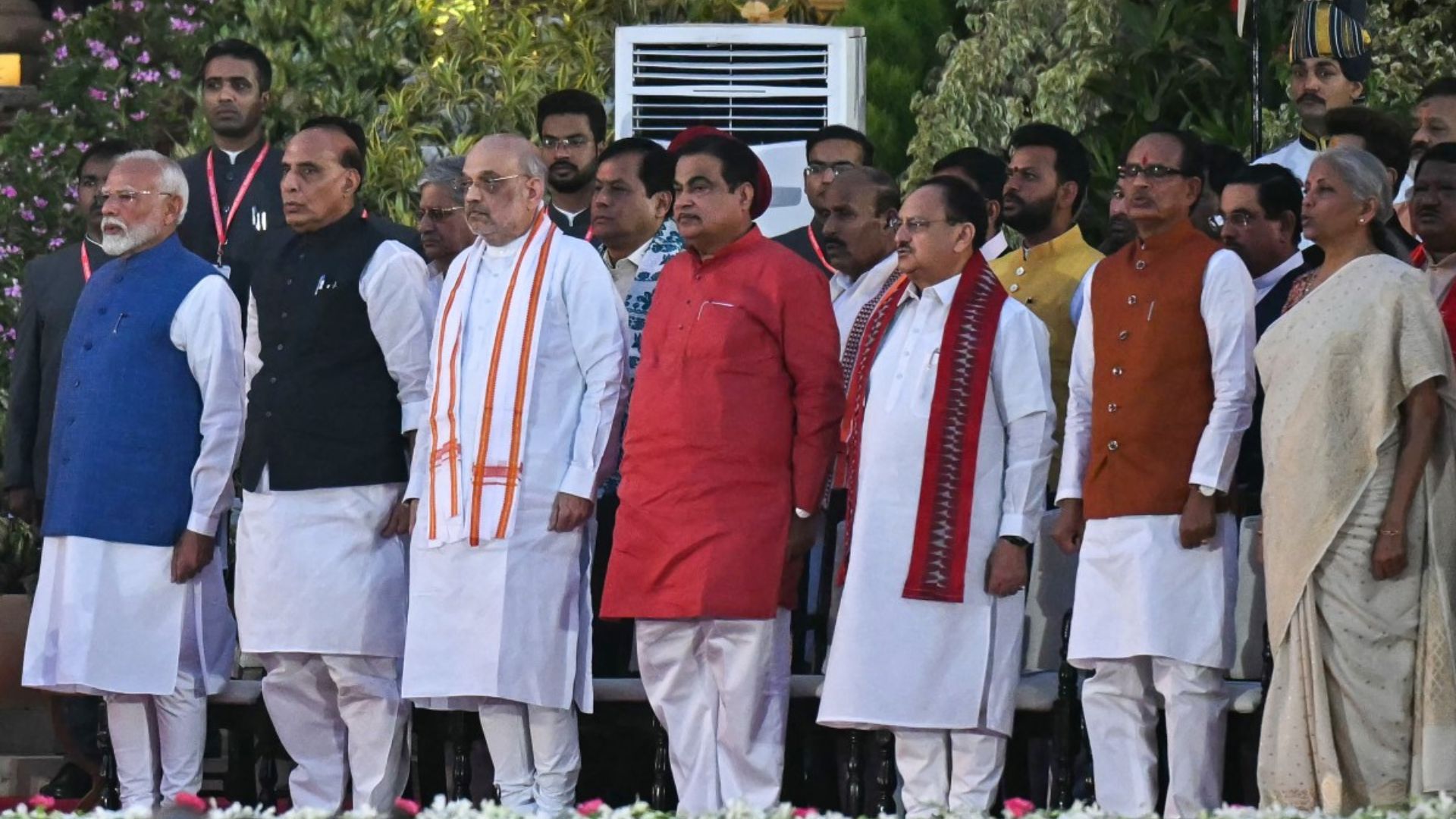 মোদির সঙ্গে শপথ নিলেন নতুন মন্ত্রিসভার যে সদস্যরা