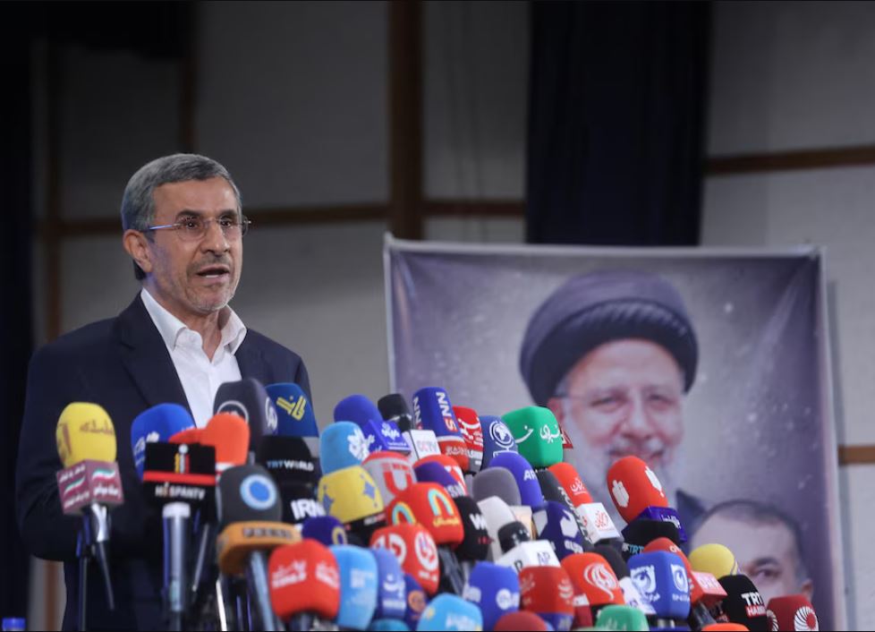 যে কারণে মনোনয়ন পেলেন না মাহমুদ আহমাদিনেজাদ