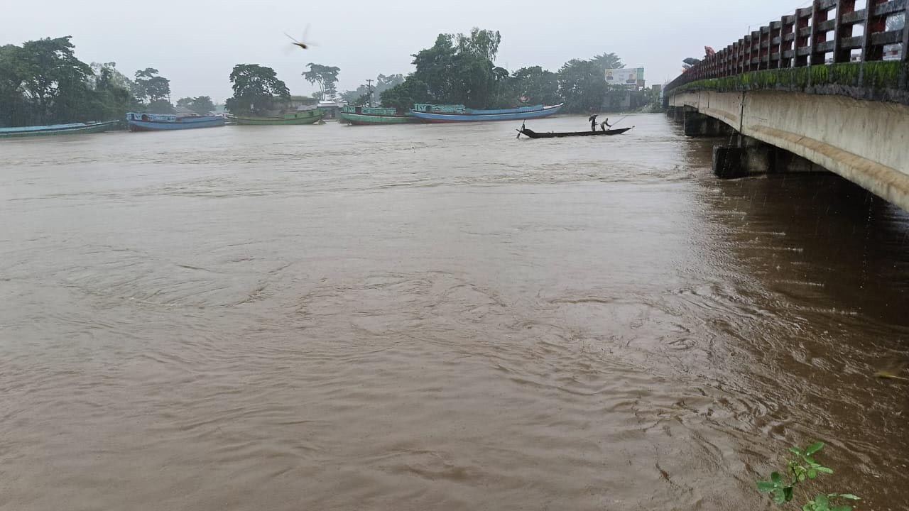 সিলেটে আবারও বন্যার আশঙ্কা, বিপৎসীমার ওপরে সুরমা-যাদুকাটা