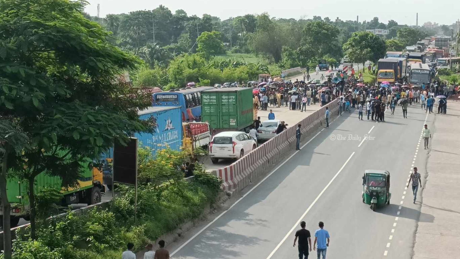 কোটা আন্দোলন: ঢাকা-চট্টগ্রাম মহাসড়ক অবরোধ কুবি শিক্ষার্থীদের