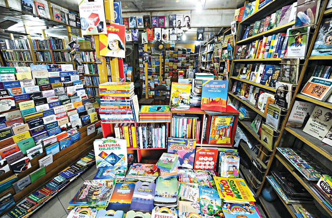 নিউমার্কেটের হারিয়ে যাওয়া বইয়ের দোকানের গল্প