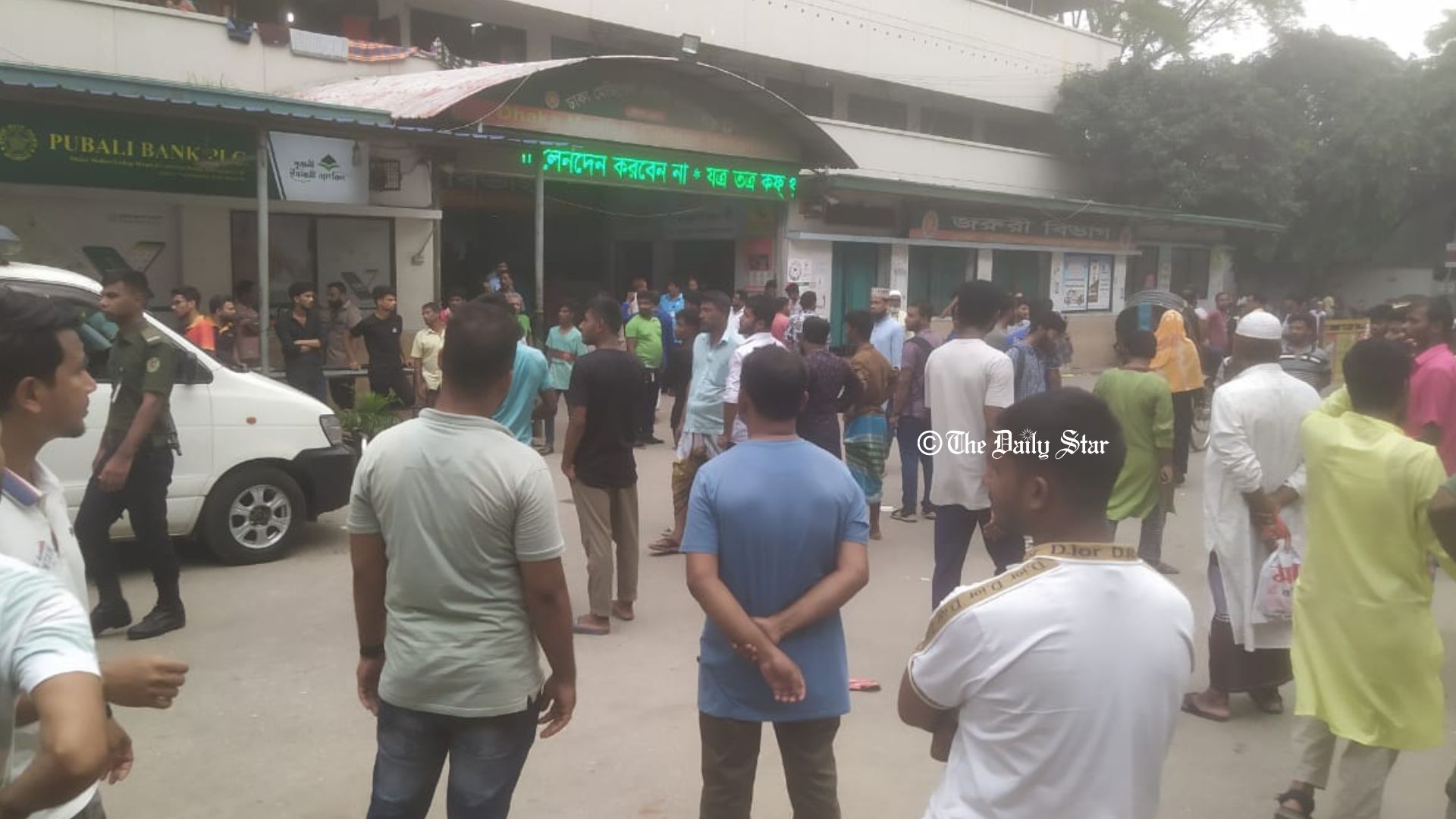 ঢামেক হাসপাতালে সাংবাদিকসহ ৬ জনের মরদেহ