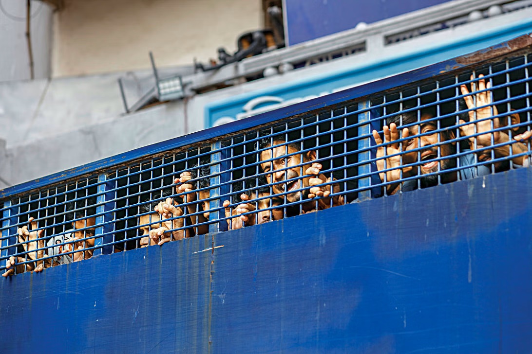 মঙ্গলবার সারাদেশে গ্রেপ্তার ১১০০, সহিংসতার ঘটনায় ঢাকায় ১৩৩ মামলা