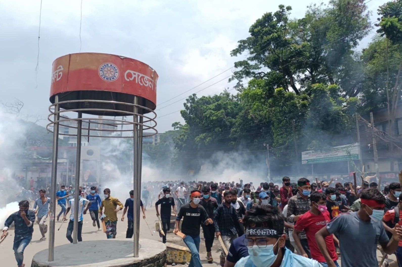 বগুড়ায় সড়ক অবরোধ-মোড়ে মোড়ে আগুন, নিহত ৫