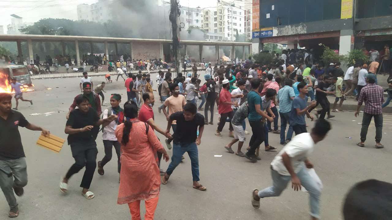 ৫ ঘণ্টা ধরে উত্তরা পূর্ব থানা ঘেরাও, নিহত বেড়ে ১৩